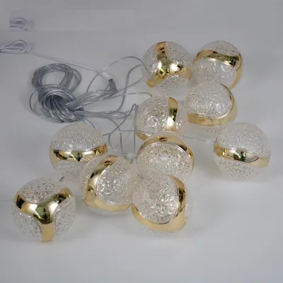 Guirlande lumineuse boules brodées dorées 10 têtes