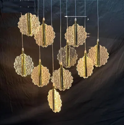 Guirlande lumineuse disques ciselés dorés