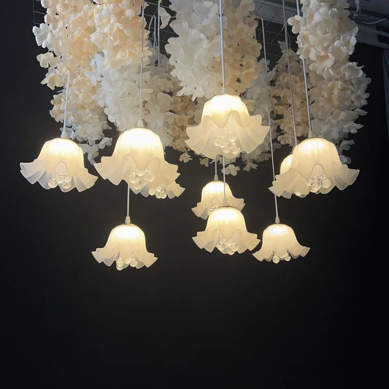 Chandelier with poppy flower corolle avec heart illuminated, 10 lights