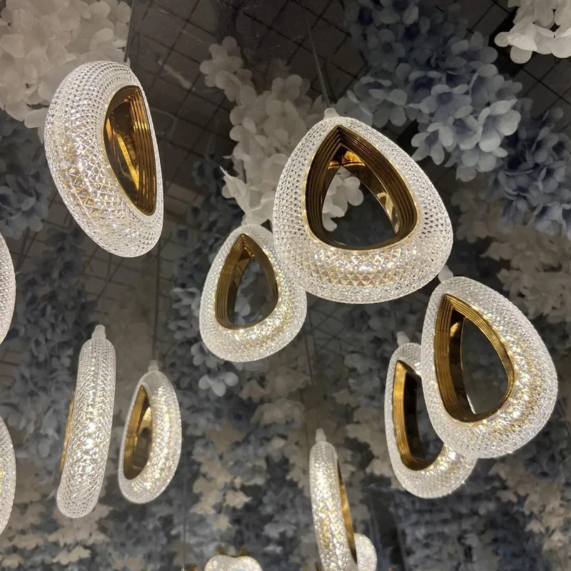 Faceted chandelier with one piece drops, 10 lights