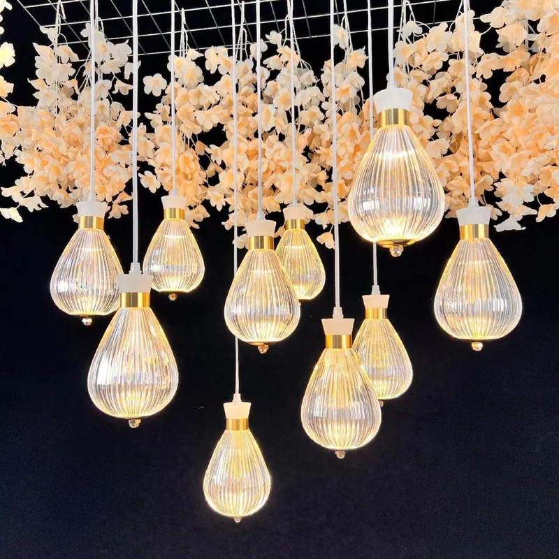 Chandelier with rayé hot air balloon, 10 lights